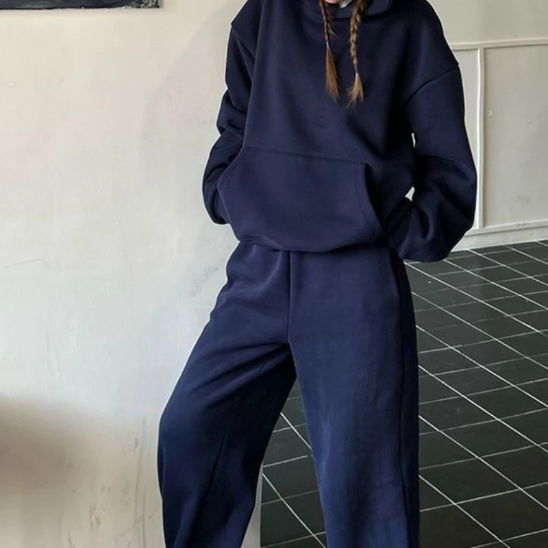 

Retro Solid Color Autumn and Winter Hooded Sweatshirt Sports Suit for Casual and Loose Commuting Women