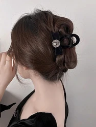 Autumn Winter Velvet Hairpin Hair Claw For Women Red Black Hair Claws Hair Clip Fashion French Hair Accessories Hairpin Headwear