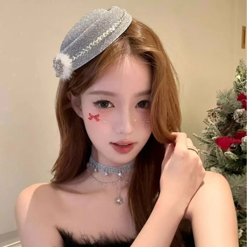 Boina sombrero de fieltro pinza para el pelo sombrero Formal Rhinestone sombrero de copa rojo horquilla copo de nieve sombrero decoración diadema tocado sombrero Navidad