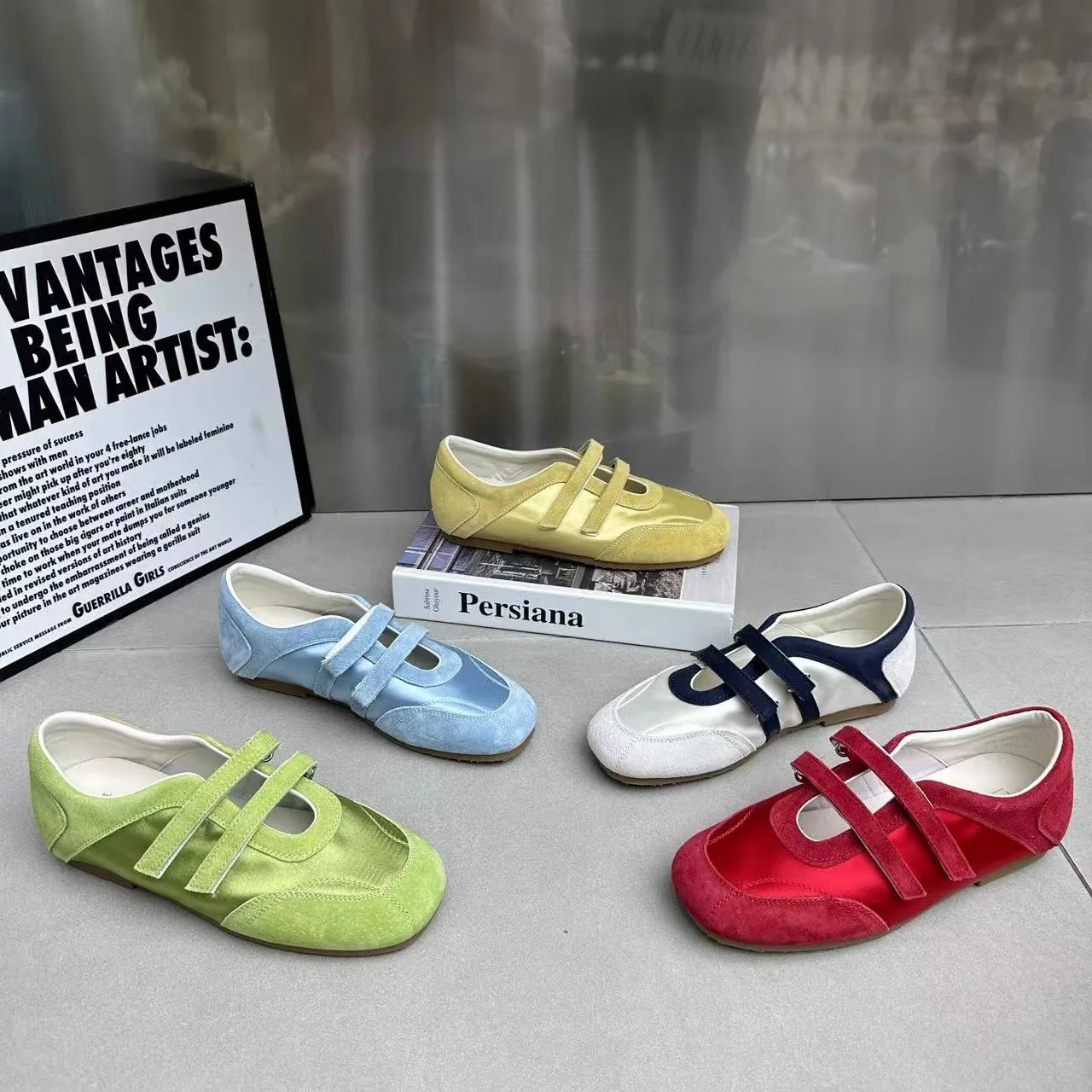 

Красные балетки, женские спортивные кроссовки с круглым носком, повседневные туфли Мэри Джейн, желтые, с подкладкой из ультратонкого волокна, на резиновой подошве