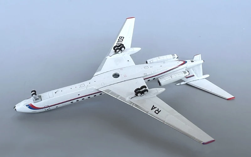 1/400 Russian TU-134 business airliner model RA-65109 202216  Alloy collection model