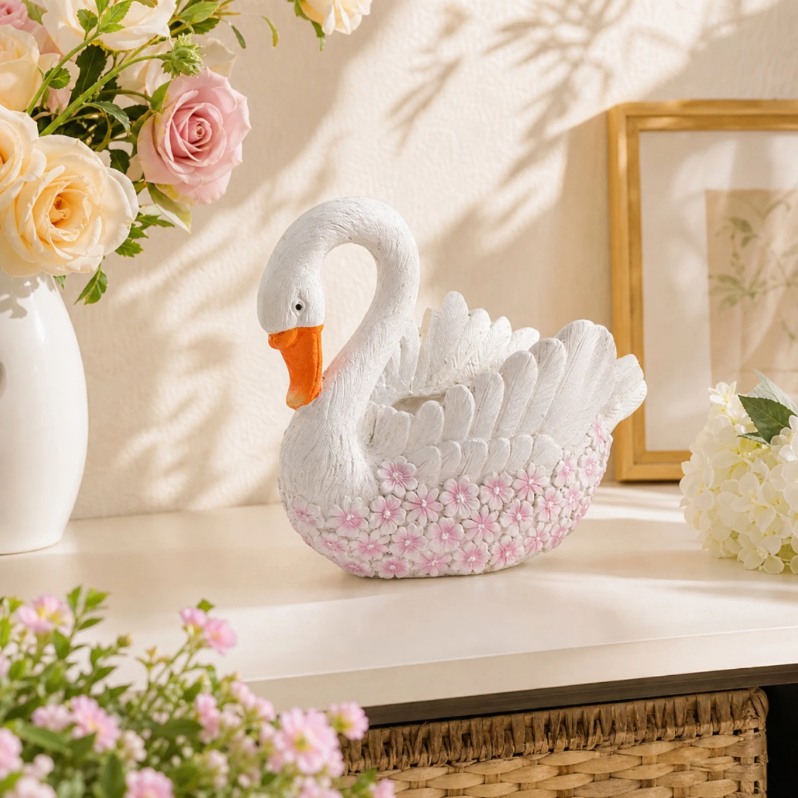 Swan Planter Outdoor Swan-Shaped Planter Pot Bird Planter Whimsical Flowerpot Charming for Patio, Courtyard