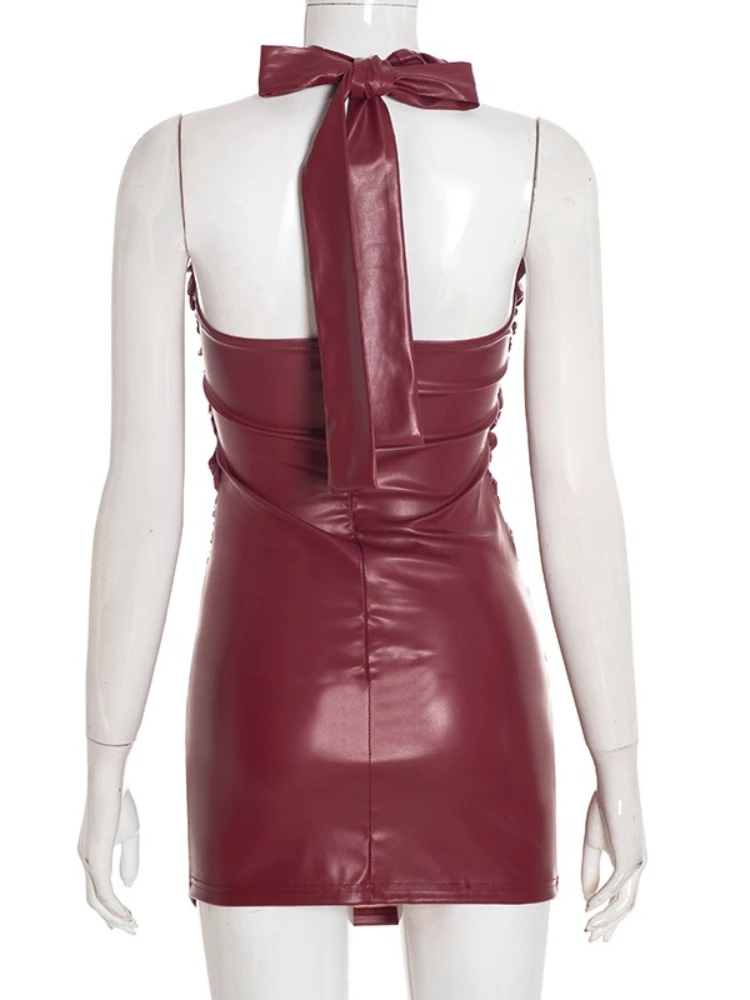 เดรสสั้นหนังเทียมสำหรับผู้หญิง แฟชั่นเรียบหรู คอวีลึก ผูกคอ แขนกุด เปิดหลัง ทรงเข้ารูป เหมาะสำหรับงานปาร์ตี้และคลับ