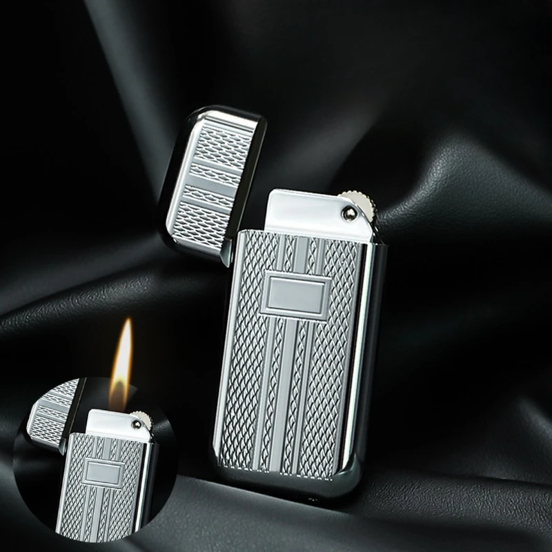 Exquisite Pattern Men\'s Small Gift Lighter Mini Ultra Thin Metal Inflatable Lighter Refilled Grinding Wheel Lighter Gadgets