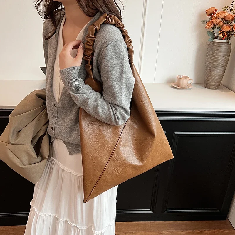 LEFTSIDE Fashion PU Leather Tote Bag For Women 2024 Winter New Tend Female Simple Underarm Shoulder Hobo Bag Handbags And Purses