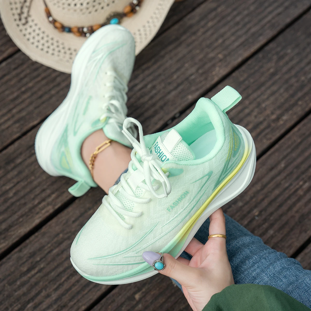 Women's Road Running Shoes, Comfortable, Lightweight, and Breathable Casual Shoes, Suitable for Walking, Outdoor Workouts, Travel, and Casual Wear, Ideal for All Seasons, Outdoor Activities, and Everyday Wear