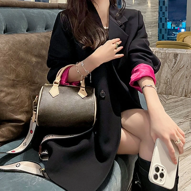 A popular jaqueta casual de tamanho grande feminina na primavera coreana novo estilo com design solto sentido elegante individual