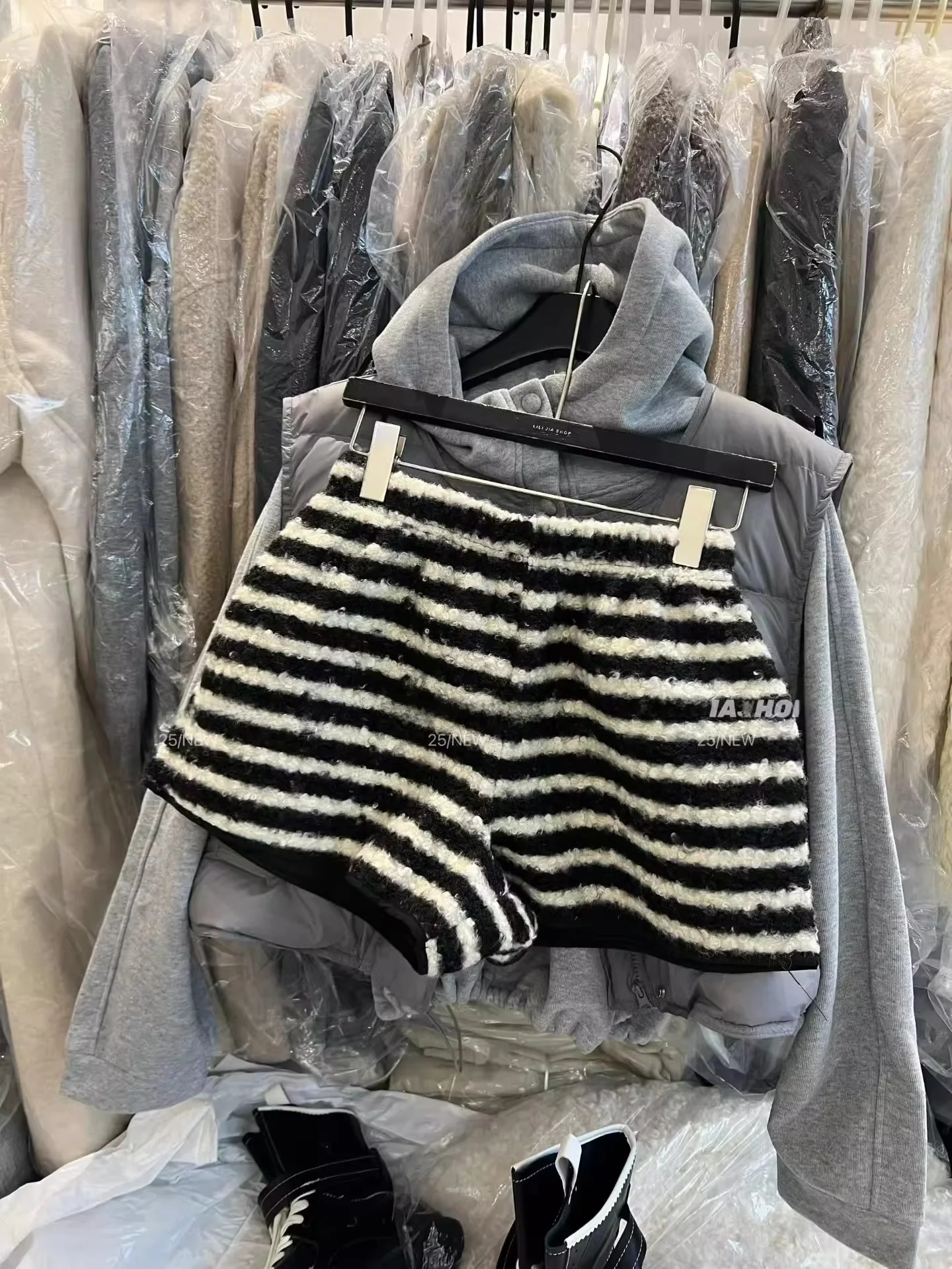 plus Size Thiened Woolen Plaid A-Line Wide Leg Pants Women's Casual High Waist Autumn Winter plus Size MM Match All Boots