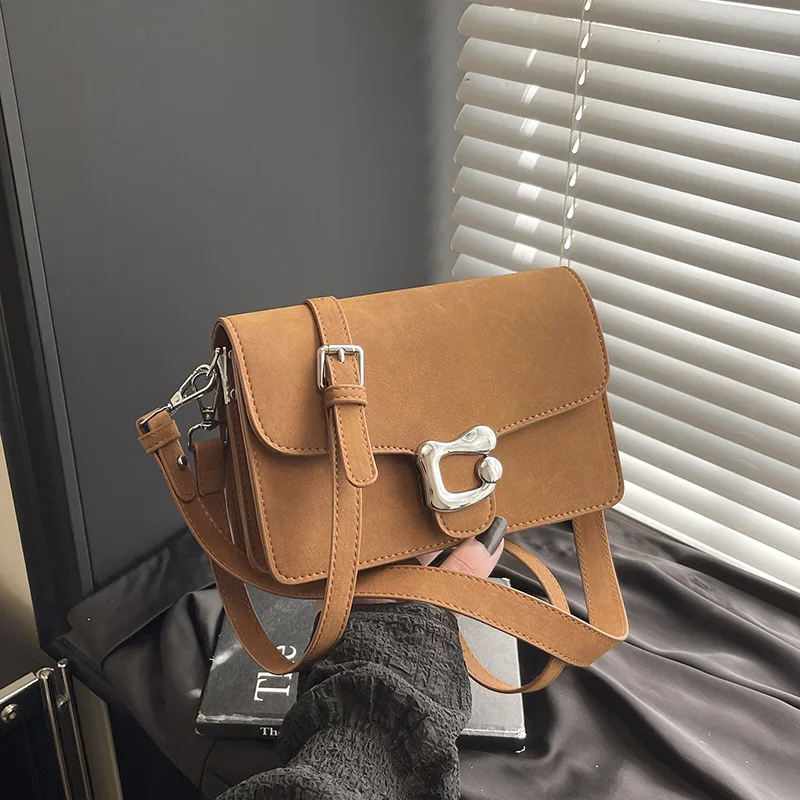 

2025 Новая женская минималистичная сумка для подмышек с ремешком-цепочкой, регулируемая сумка через плечо, универсальная сумка через плечо для повседневного и повседневного использования