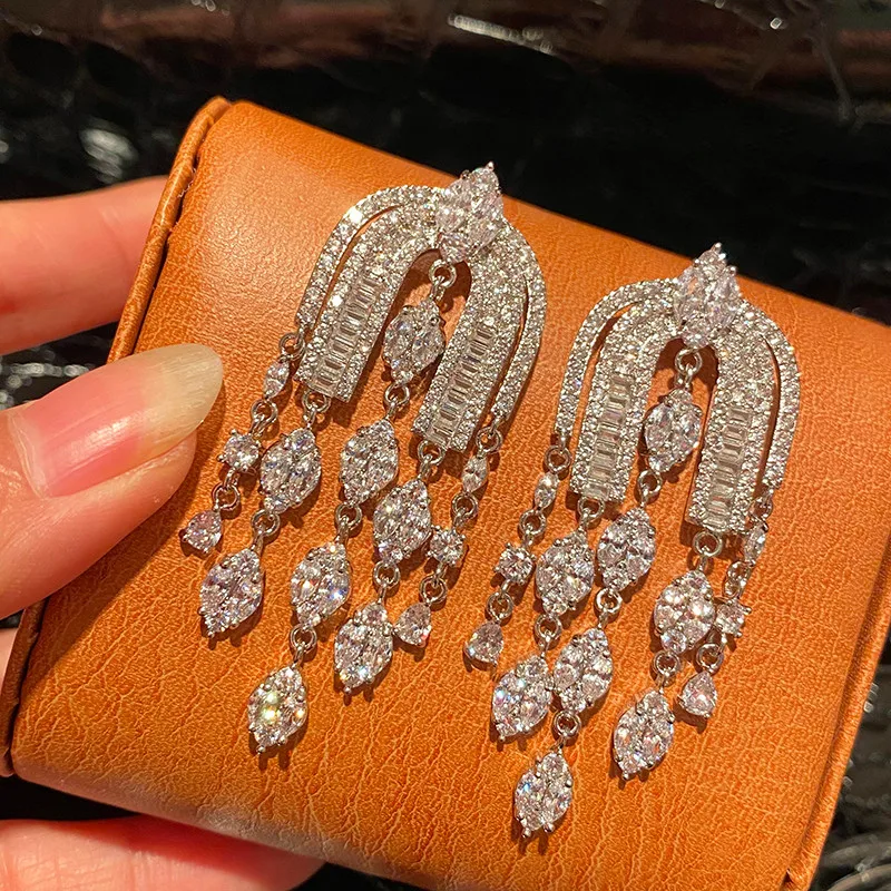 Simple Temperament Fashion Light Luxury Star Fringed Earrings