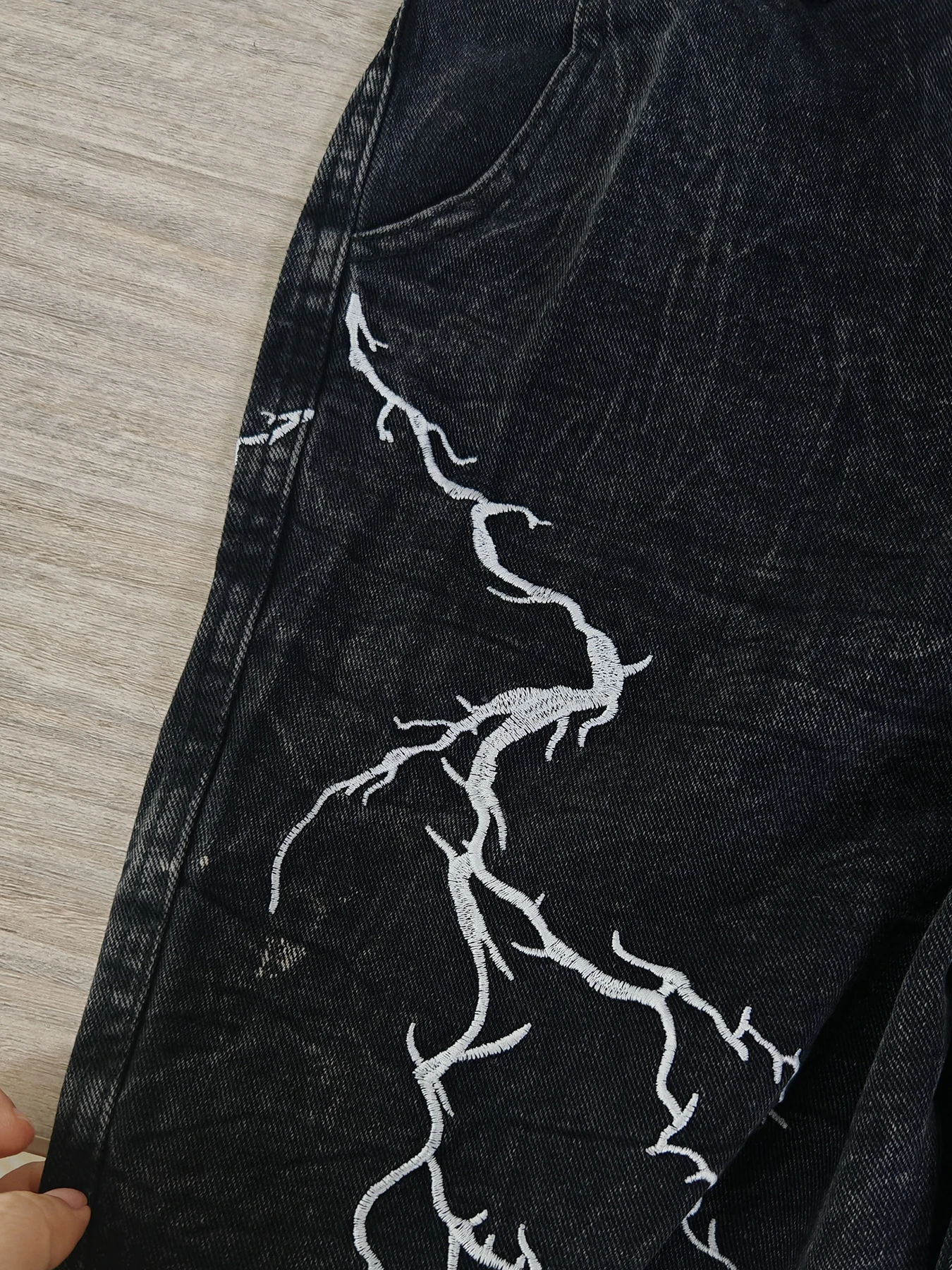 American high-street design wi - Embroidery On Jeans recension och pris