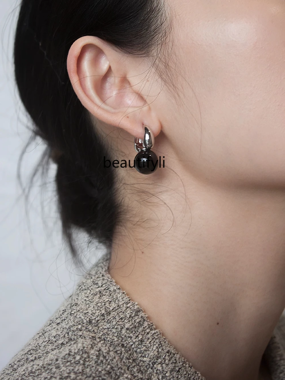 Black agate silver ear buckle light luxury temperament round bead fashion new Chinese versatile earrings