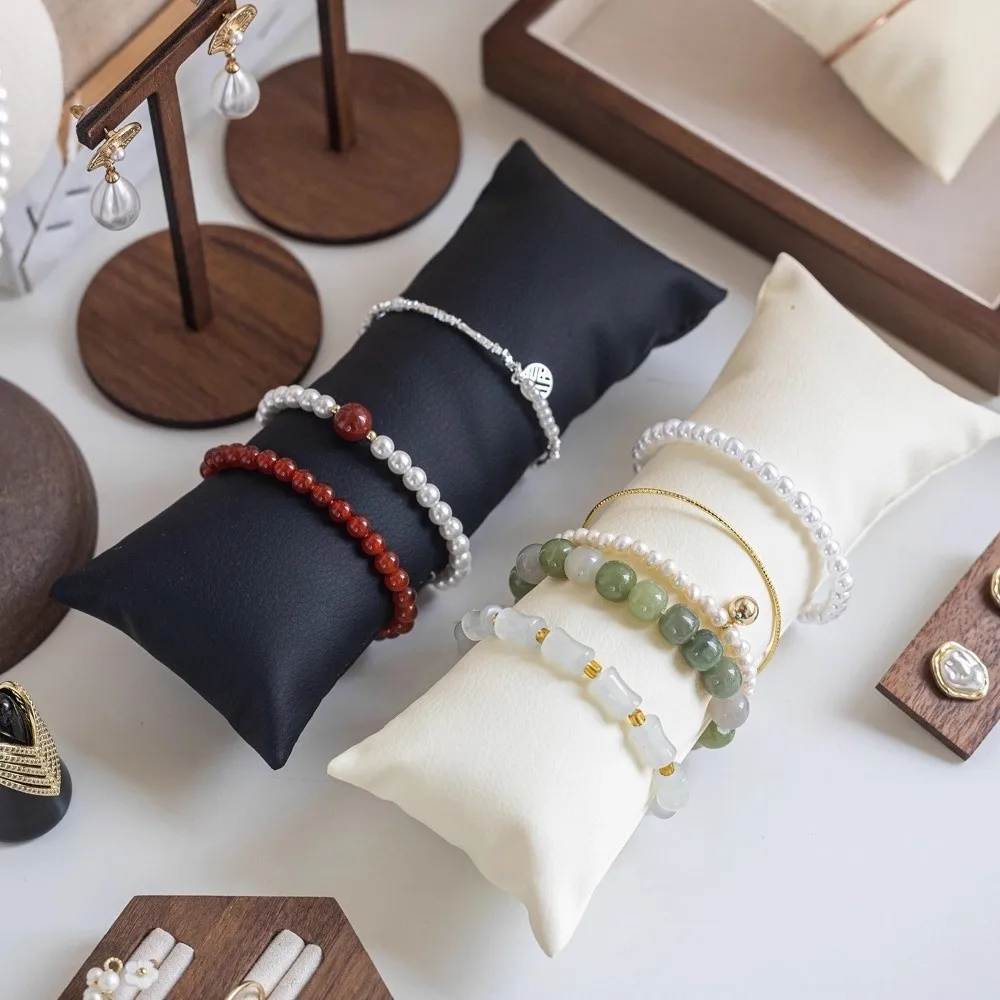 

Бархатная/кожаная подставка для ювелирных изделий, маленькая подушка, реквизит, подарки, держатель для подушки, браслет для часов, браслет, органайзер для дисплея, подушка