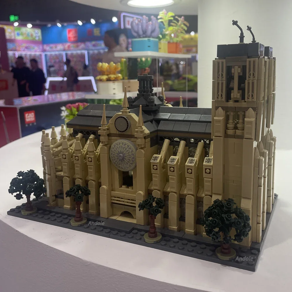 Street View Series City Notre-dame de Paris Building Block Medieval Church Model Bricks Toys For Kid Birthday Gift MOC With LED