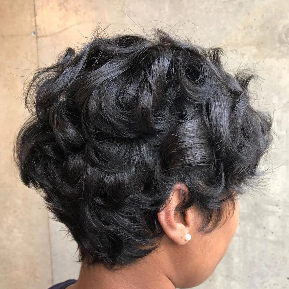 باروكة شعر بشري قصيرة بقص عابث للنساء، باروكات بيكسي مجعدة سوداء قصيرة مصنوعة آليًا بالكامل، باروكات شعر بشري قصيرة مع غرة