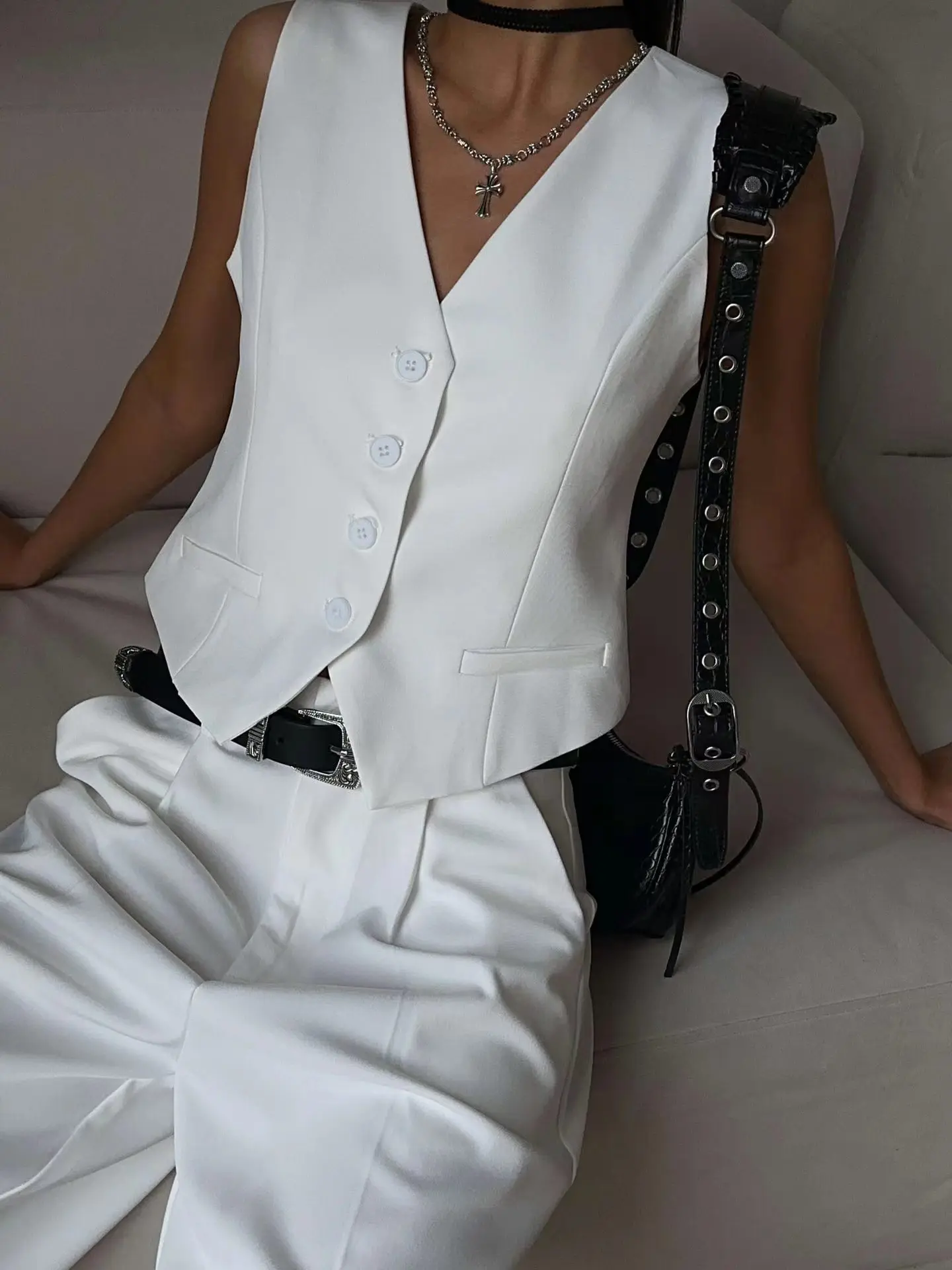 Single-Breasted Vest orts Set V-Ne Summer Faion Outfit Polyester Material Easy to Wear And Comfortable for Women
