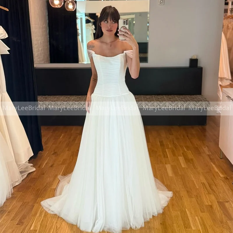 

Струящееся тюлевое свадебное платье в стиле бохо с низкой талией и открытыми плечами, овальным вырезом, плиссированное сетчатое свадебное платье robe de mariée по индивидуальному заказу