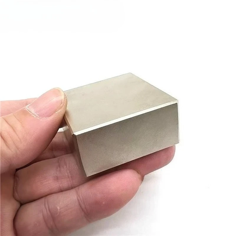 

10pcs/lot Square magnets, 30–50 millimetres in diameter, suitable for refrigerators, offices and handheld devices.