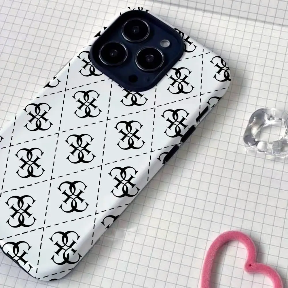 حافظة هاتف آيفون 17 16 15 14 13 12 برو ماكس بلس لامعة HD طبقة مزدوجة السائل الخلفي فيلم هارد شل G-GUESS-S #4