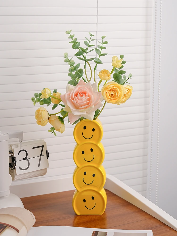 

Cerc Flower Vase Creative Cute Desktop Decorations Dry Flower Entrance Decoration Living Room Decor BHM Beihang Beau
