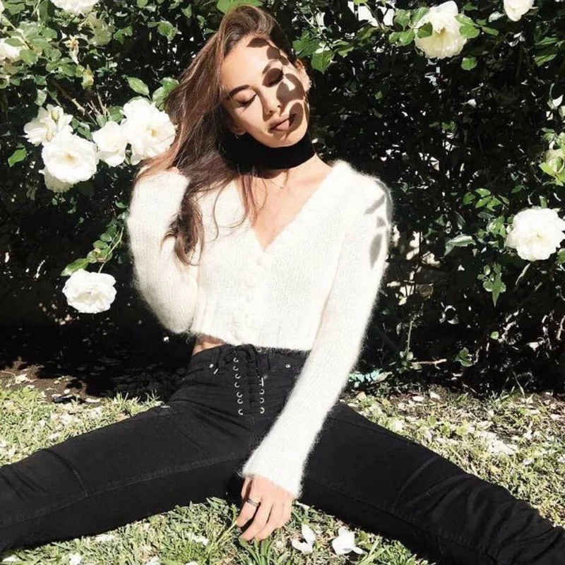 Spring New Cropped Cardigans Sweaters Woman Autumn Crop Tops Fluffy Long Sleeve V Neck Cardigan Womens White Black Soft Knitwear