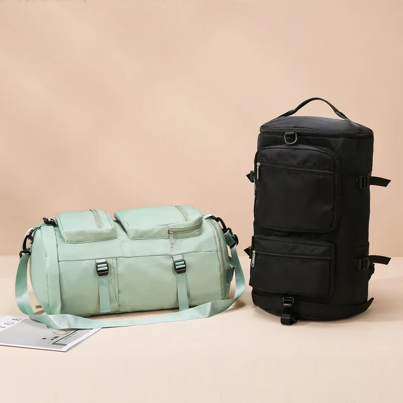 High - Capacity Luggage for Ease: Simple Design, Maximum Utility - With ample space, durable zippers and reinforced handles.