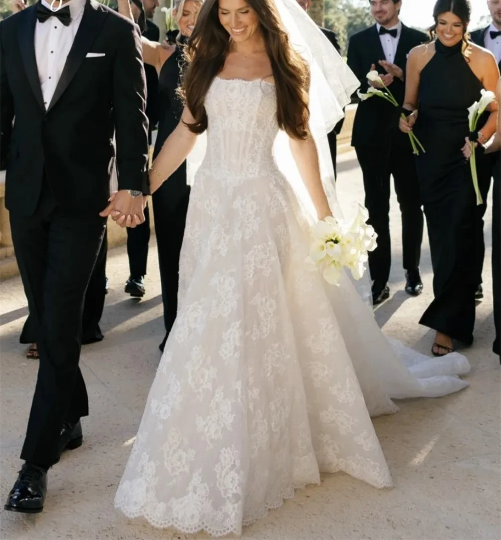 

Elegant Princess Church Lace Wedding Dress Strapless Sleeveless Lace Appliques A-Line Birde Bridal Gowns Vestido De Novia