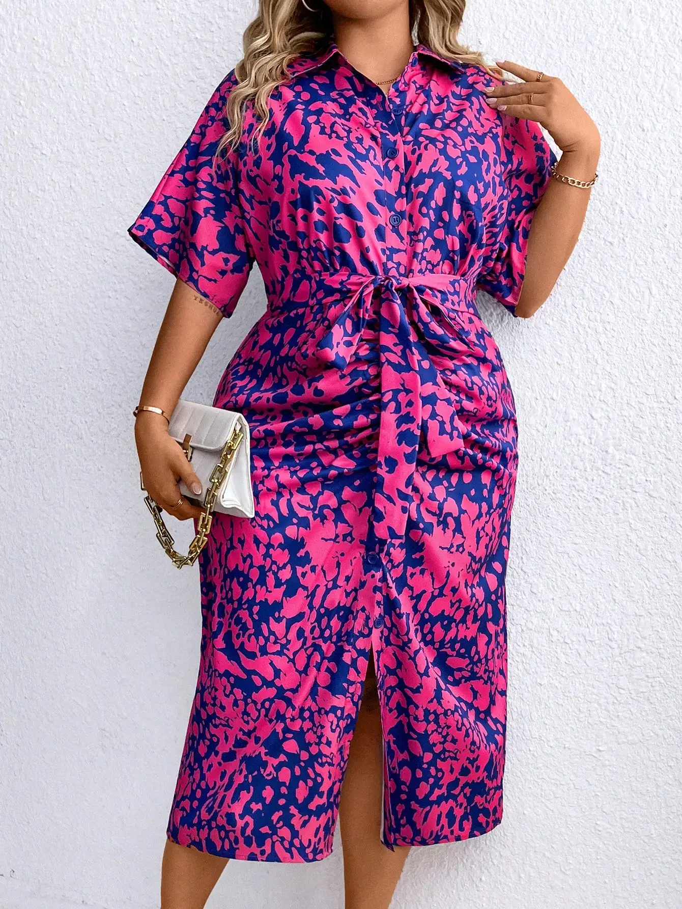 

Платье-рубашка с поясом и полноцветным принтом, с коротким рукавом, длиной до колена, для женщин