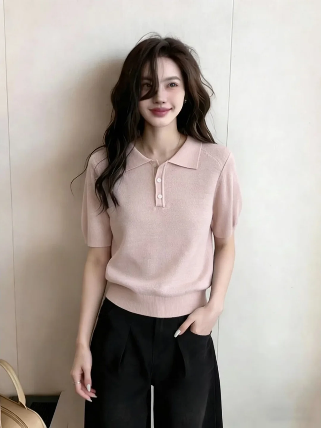 

French Style Breathable Light Weight Loose Fit Short Sleeve Neck Ice Silk Knitted T-Shirt for Women Summer Casual Top