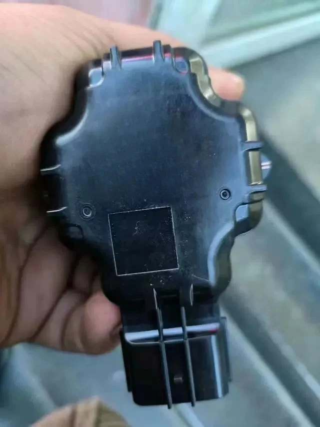 Dongfeng Tianlong Flagship KL Yuchai Natural Engine EGR Valve 13NA00 National Six Yuchai EGR