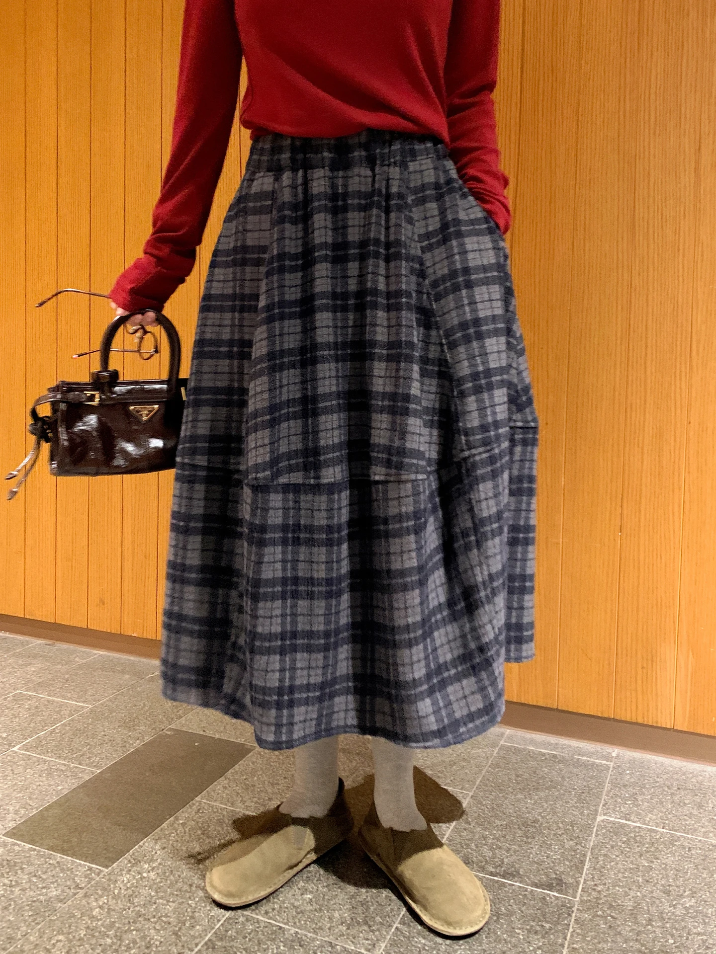 

Libelina Sisy Plaid Polka Dot Half Skirt 2026 New Style Elegant Hip Covering 3D Ball Sensation Retro Midi Skirt Casual Leisure