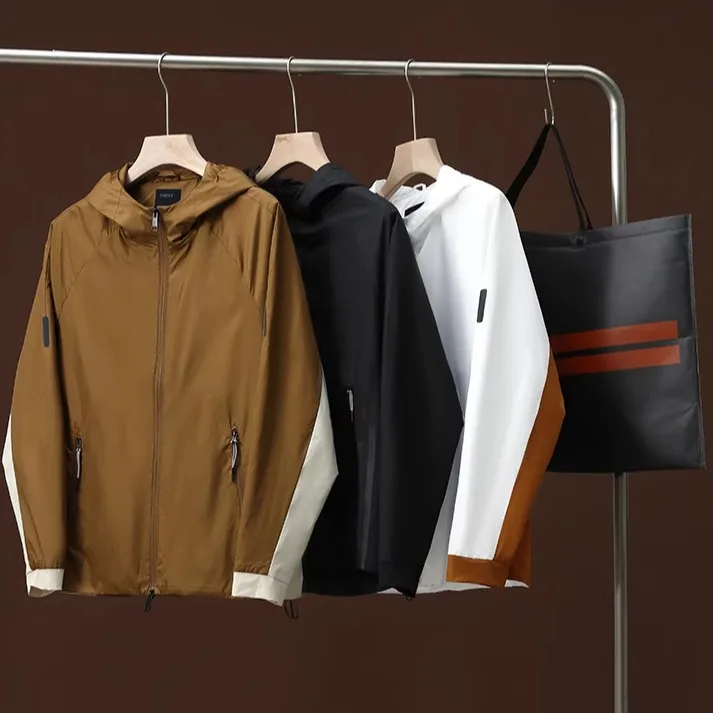 

Итальянская роскошная легкая дышащая водонепроницаемая мужская уличная куртка с капюшоном и защитой от солнца, подставка для повседневной носки, полиэстер...