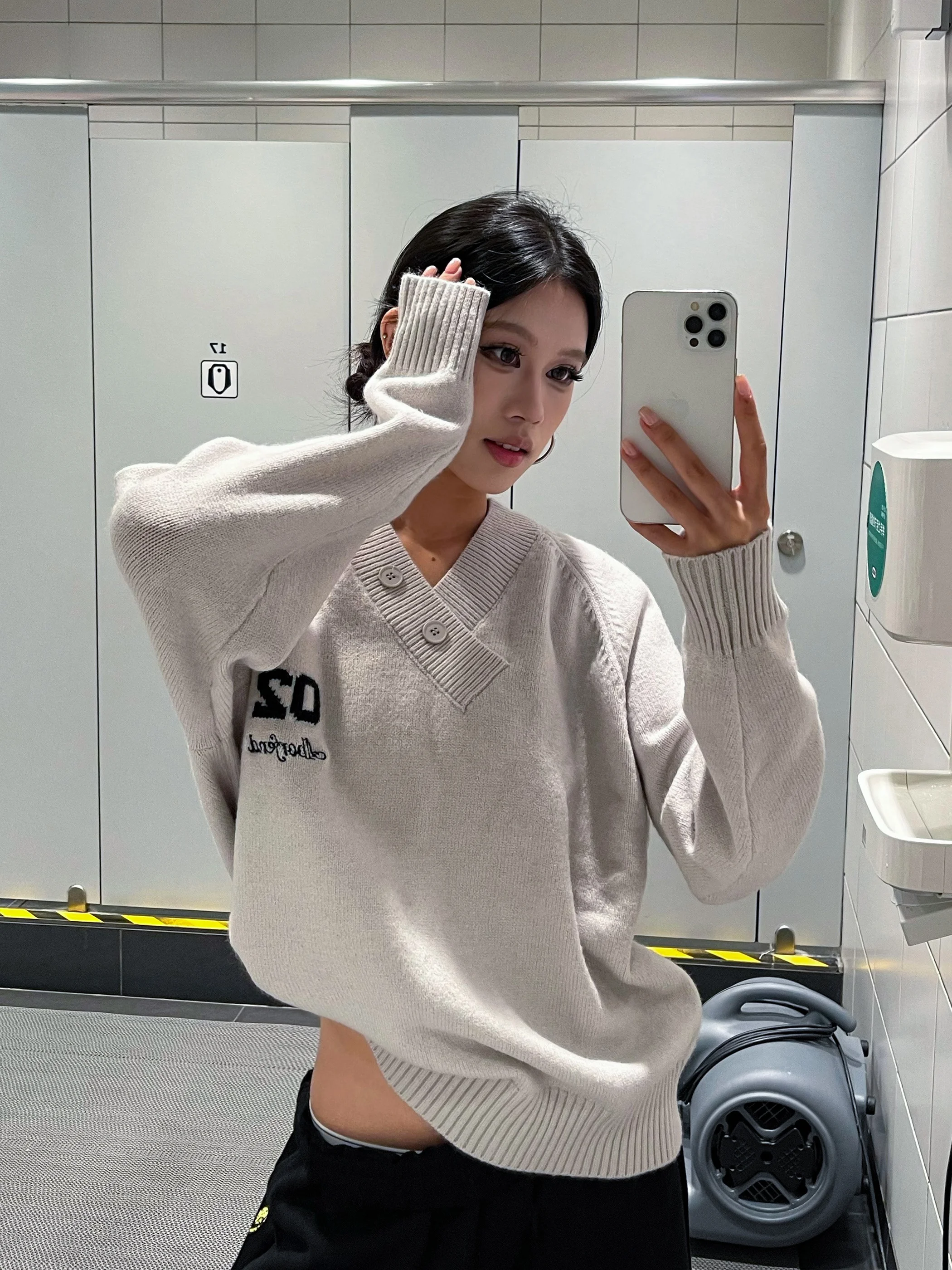 

Женский повседневный свитер с V-образным вырезом и пуговицами, свободный вязаный топ премиум-класса, модный и универсальный, для весны