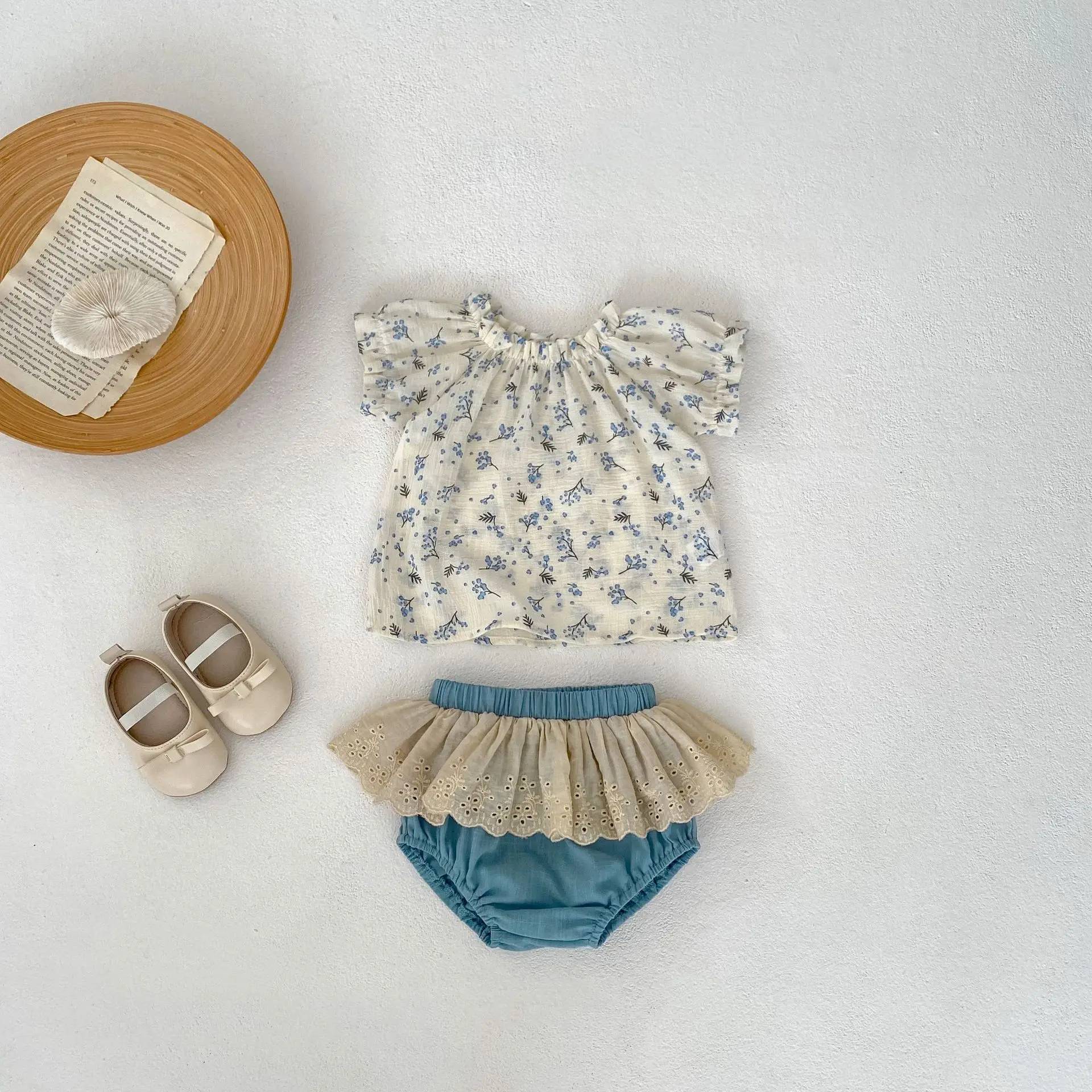 

Новая летняя детская одежда для детей 0-3 лет, изысканный топ с короткими рукавами с цветочным принтом для девочек + модные кружевные шорты