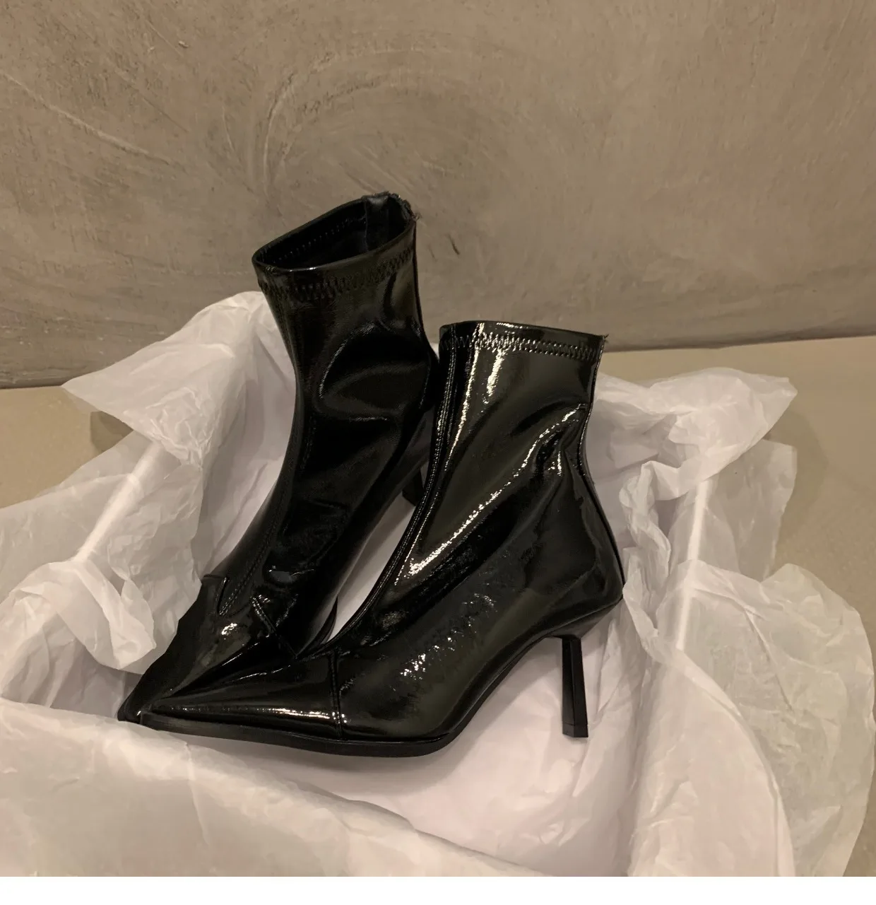 

Winter Niche Skinny Boots for Women's Shoes Pointed French Shiny Leather Korean Style Thin Heeled High Heeled Short Boots