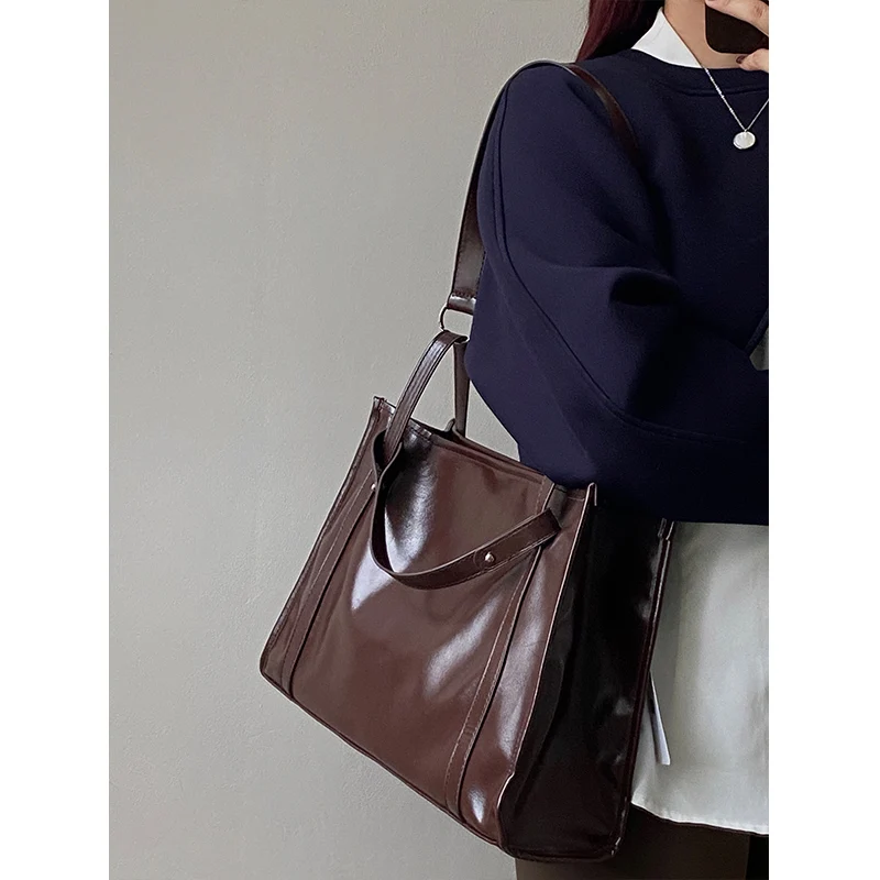 

Minimalist Retro Large Capacity Commuting Bag For Women High-end Student Versatile Tote Bags Female Square One Shoulder Handbag