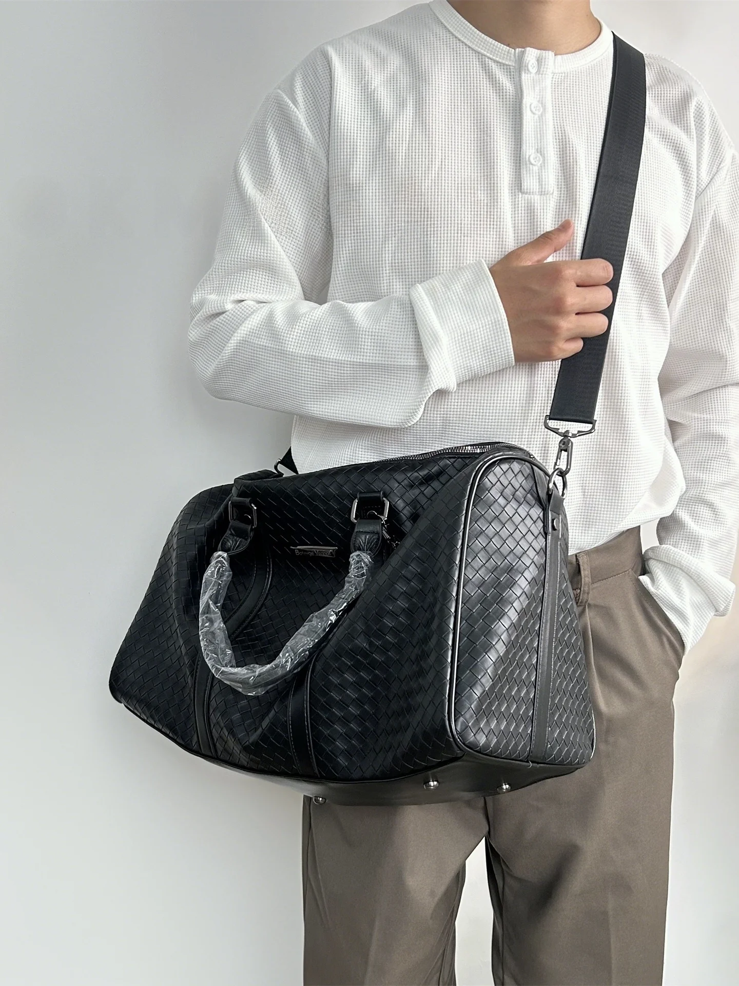 okmagas-original-handwoven-leather-travel-bag-black-medium-size-unisex-short-term-business-trip-suitable-for-luggage-suitcase