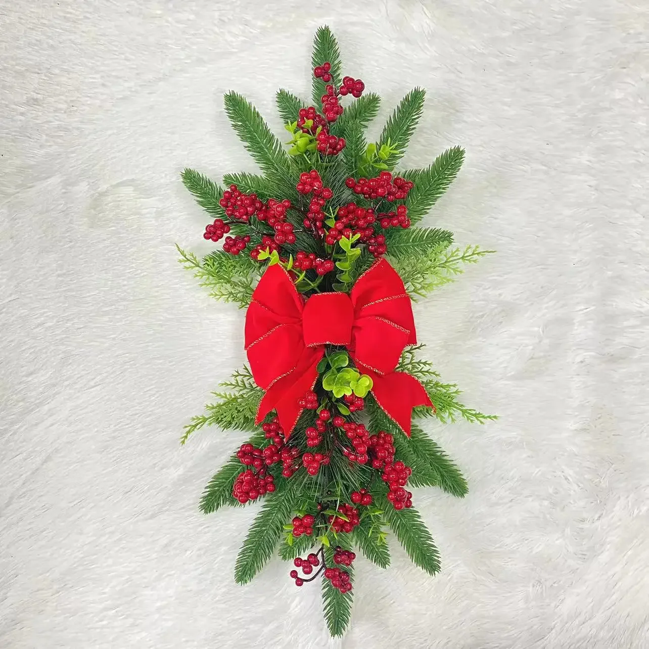 

2025 горячий рождественский венок из сливок, настенный венок для дверей и окон, подвесные целюловые конусы, бант, подвеска для двери, стены, лестницы, венок, украшение