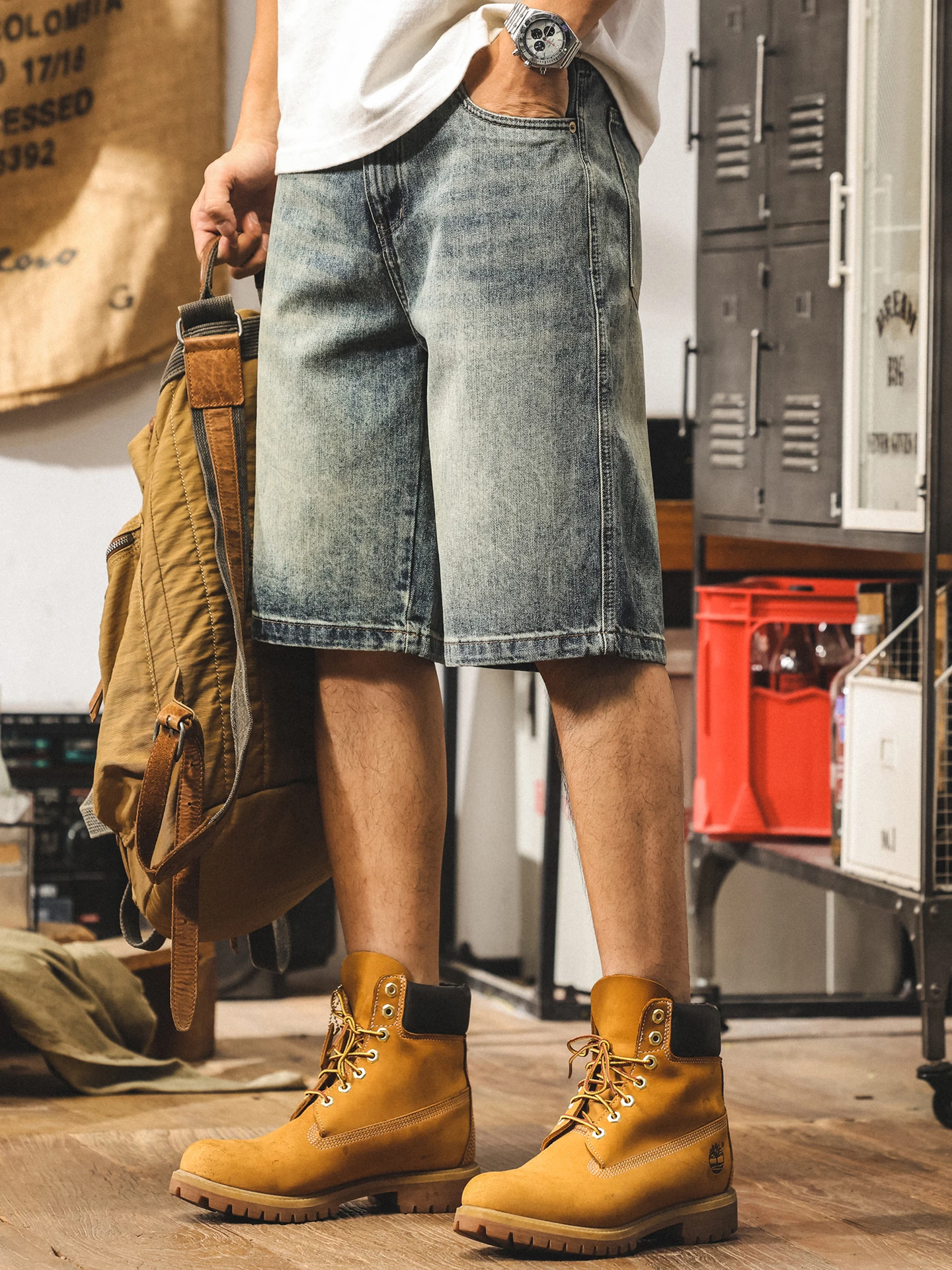 

Мужские летние джинсы-шорты в американском ретро-стиле, свободные прямые повседневные брюки средней длины, дышащие, из хлопка и полиэстера...