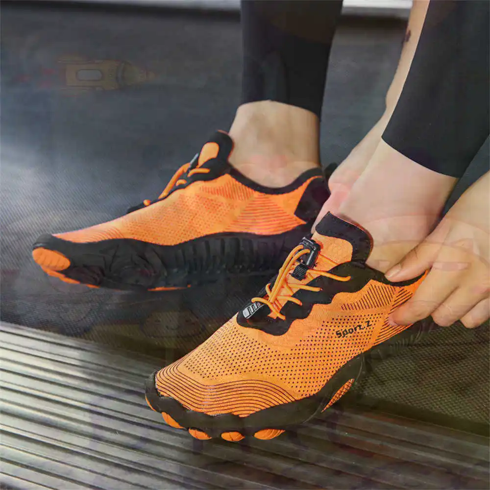 

Laced Rubber Sole Golf Shoes For Women Walking Leopard Woman Sneakers Ladies Luxury Sports Advanced High Brand Pas Cher