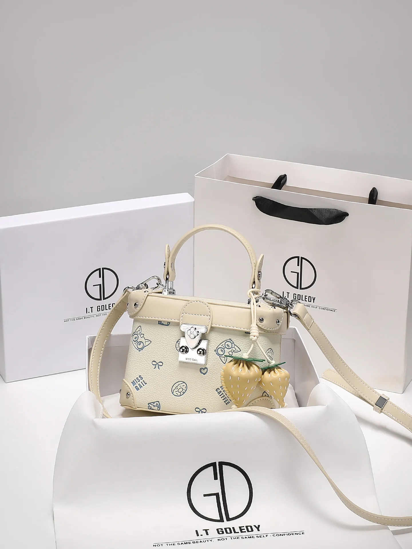 Luxury and Versatile Handheld Box Bag with Cute Cartoon Printing and Delicate Pendant 2026 Women New Fashion Single Shoulder Bag