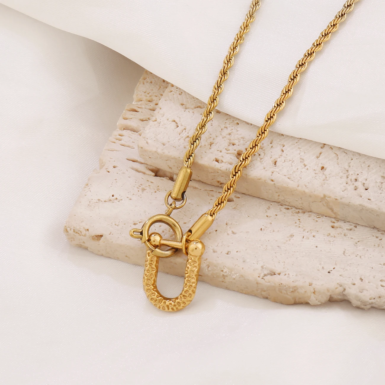 316L Stainless Steel Horseshoe Buckle Pendant Necklace for Women Fashion Stackable Rope Chain Choker Girl Party Jewelry Gifts