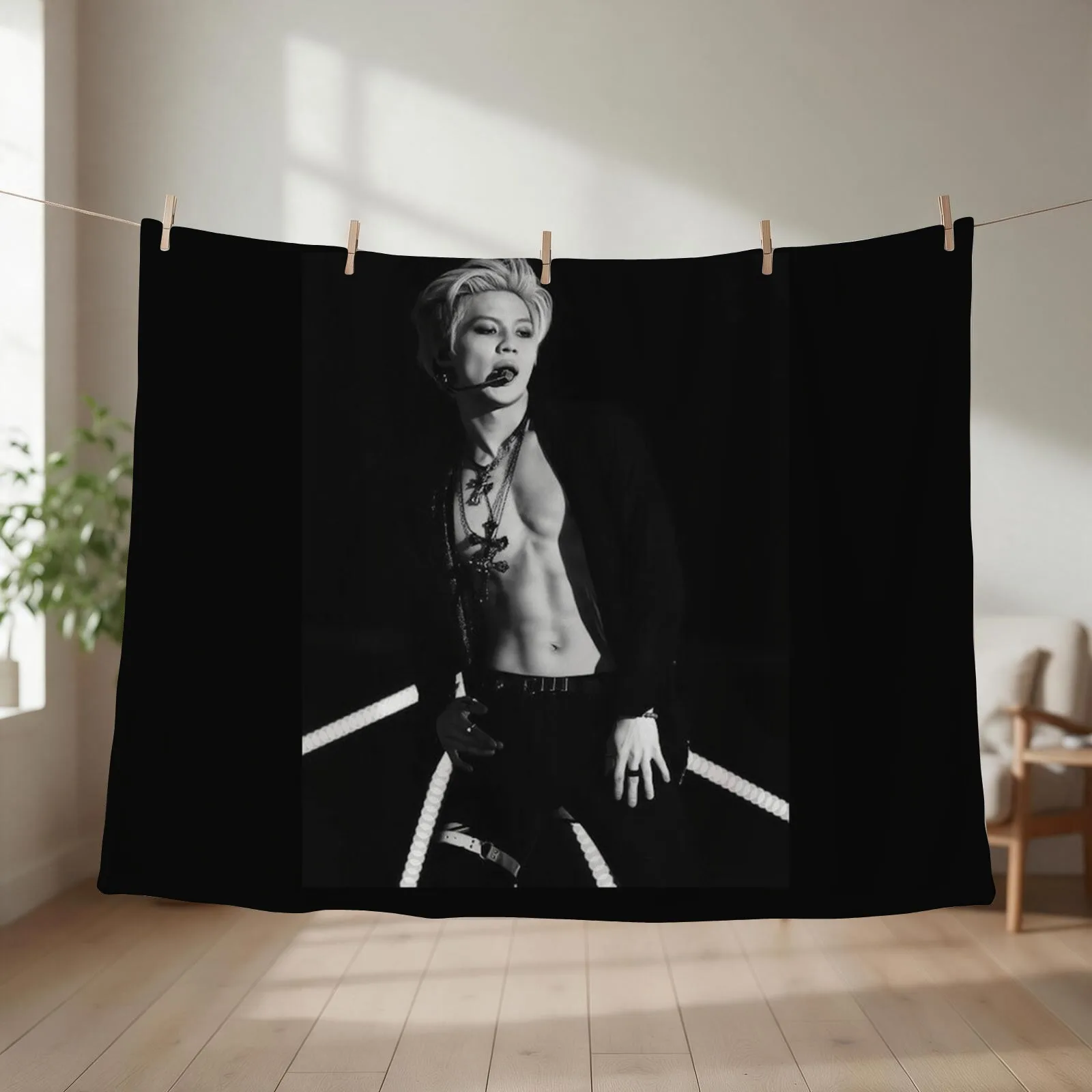 SHINEE TAEMIN Classic . Throw Blanket couch cozy soft plush fuzzy picnic outdoor blanket