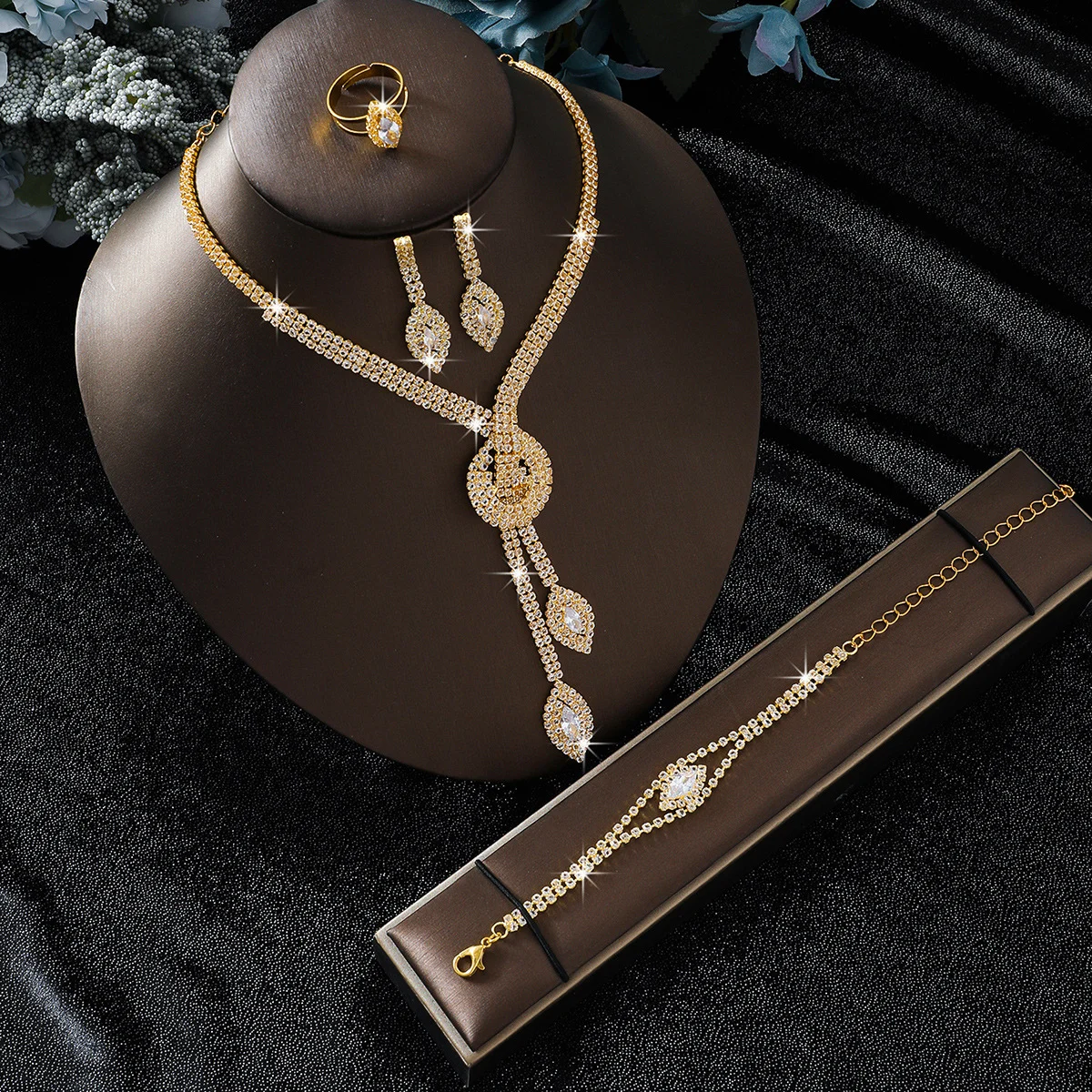 

Exquisite luxury nude diamond zirconia bridal wedding banquet lady's necklace and earrings jewelry set