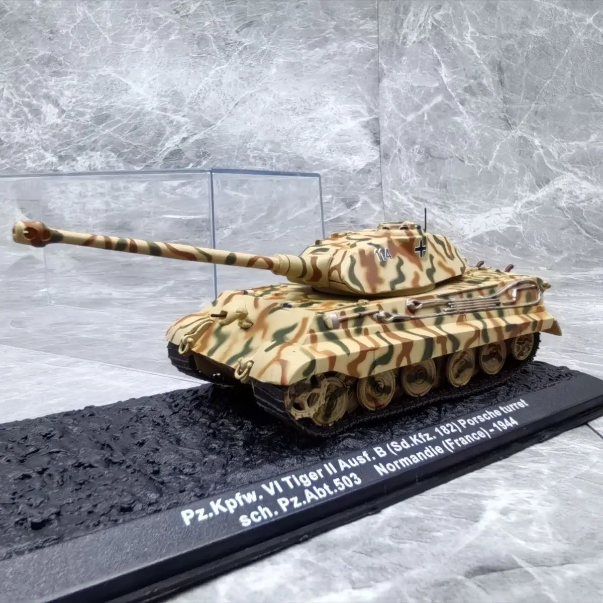 1/72 German  King of the Tiger Tank  Turret 1944 (alloy（main body）+plastic material) model ornament