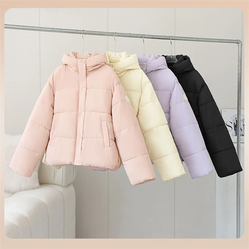 Modne, luźne, krótkie parki damskie na zimę 2025, z długim rękawem, stójką, jednolite, z kapturem, grube, ciepłe, ocieplane watą kurtki.