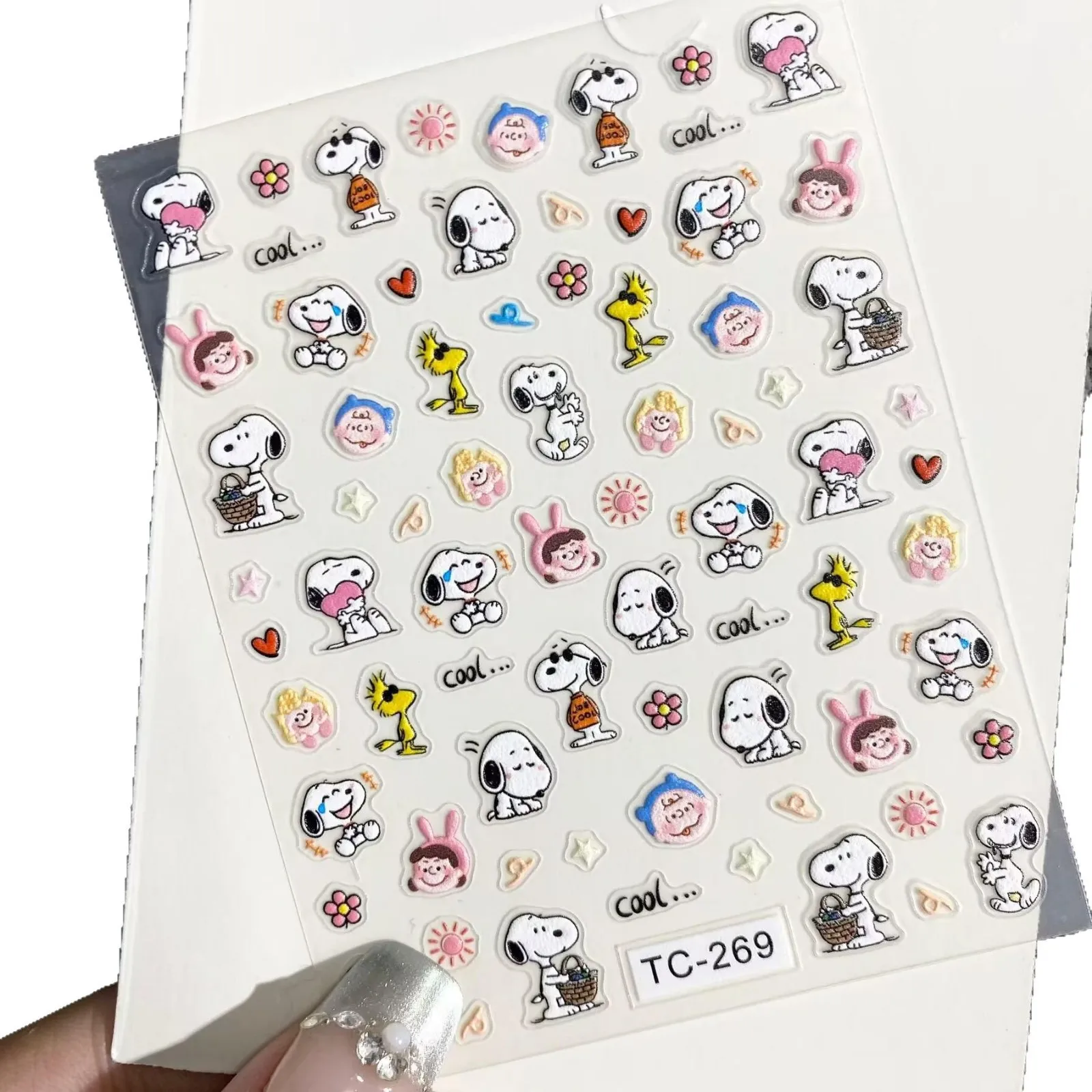 스누피 만화 귀여운 주변 네일 아트 스티커 여자를위한 높은 외관과 2 차원 DIY 네일 장식 스티커