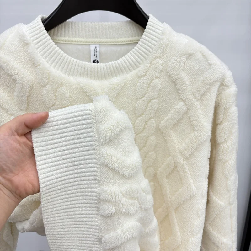 Man Luxury Design Long Sleeves Knitwear Flannel Argyle Pattern Fleece-Lined Round Neck Leisure Fashion Pullover Winter Mens Tops