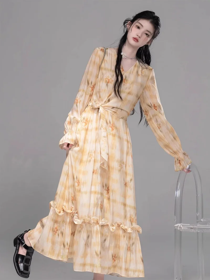 

2025 Gentle Style V-Neck Ruffled Long Ssleeved Floral Dress For Women Autumn Fashion Unique And Beautiful Long Dress w889