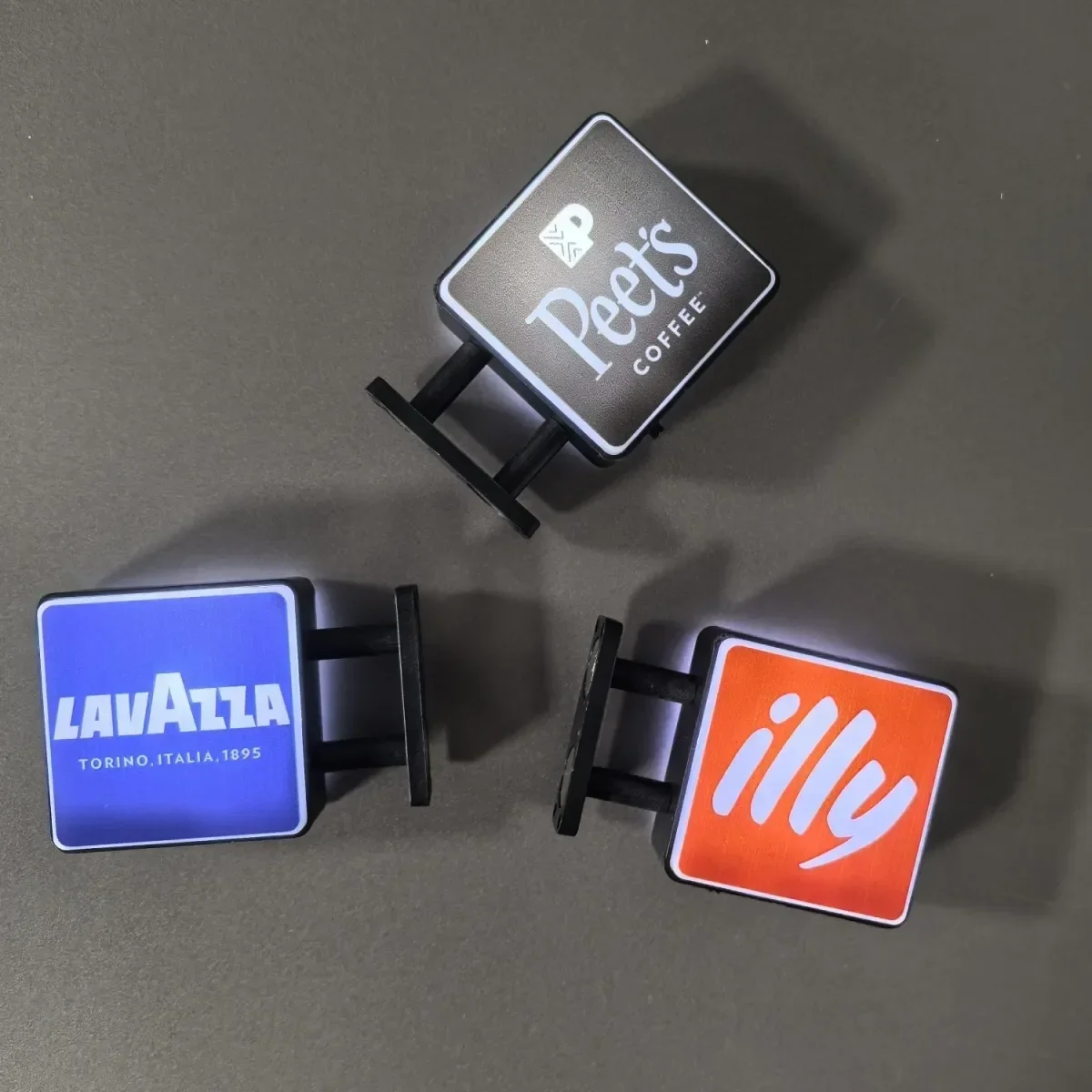 العلامات التجارية القهوة الكلاسيكية العالمية علامة ضوء الثلاجة المغناطيس ماكينة القهوة ديكور Lavassa Coffee Illy Coffee Peet's Coffee 2025